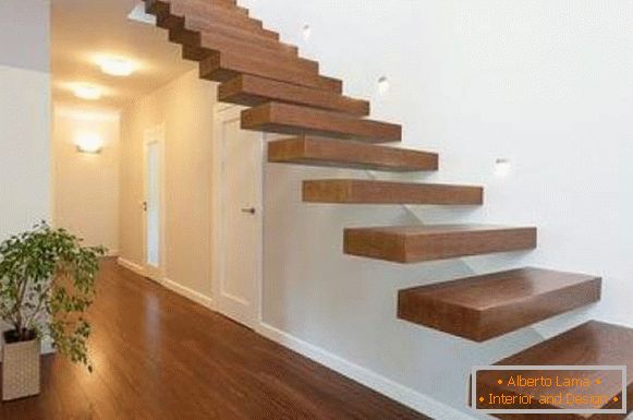 mensola деревянные лестницы в частном доме - фото в интерьере