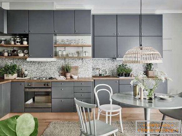 Design della cucina nel 2017 in grigio