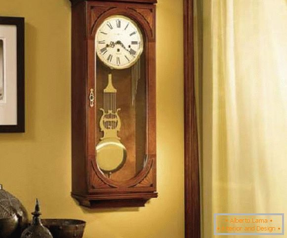 orologio vintage muro con un combattimento, foto 10