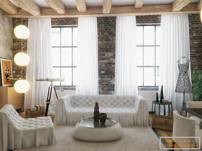 Solo nello stile loft puoi combinare incongruo. Incredibile contrasto di ambienti ruvidi di pareti e soffitti, colori tenui e forme di mobili e tende.