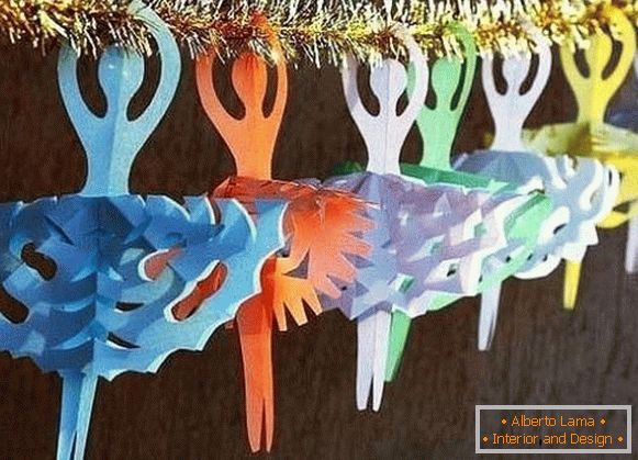 Ghirlanda natalizia di fiocchi di neve con le proprie mani, foto 58