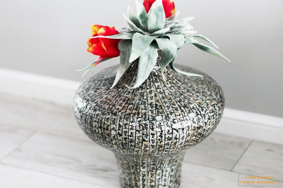 Vaso decorativo con fiori