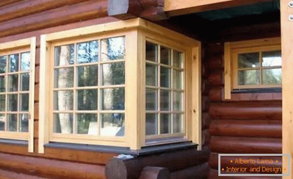 наличники на finestre in una casa di legno