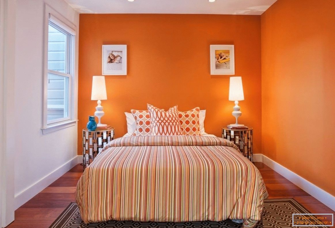 Colore arancione nella camera da letto