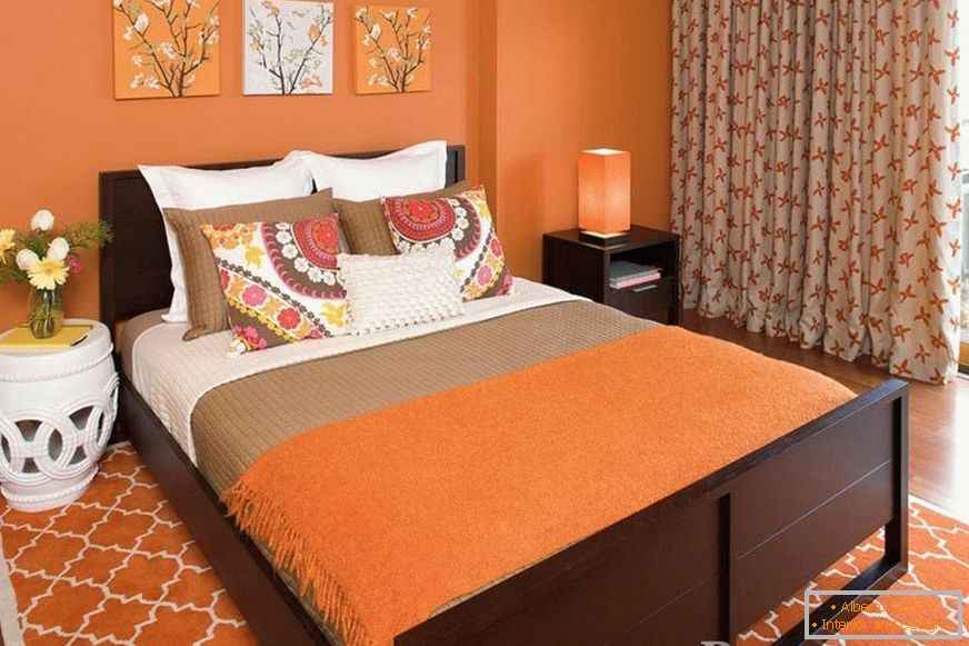 Camera da letto in arancione