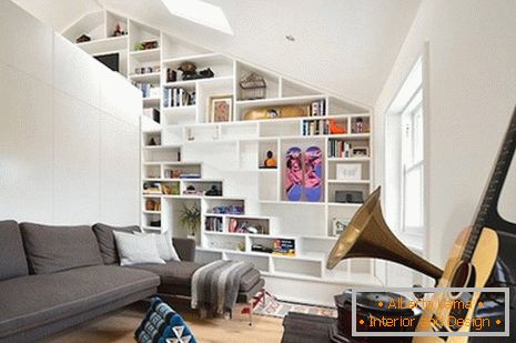Mini appartamento nel soppalco in stile scandinavo
