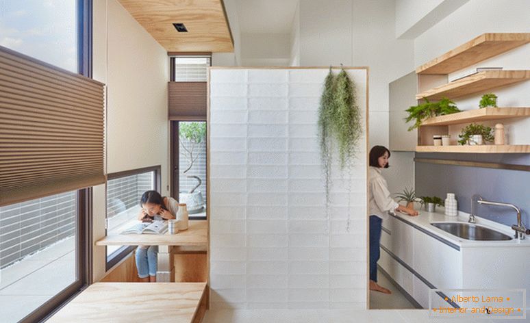 Cucina e sala da pranzo in una piccola casa