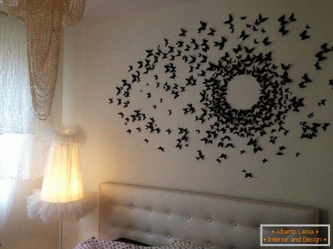 Decorare le farfalle sul muro con le proprie mani - foto in camera da letto