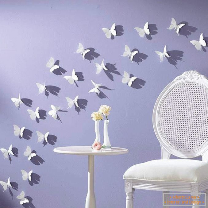 Decorare le pareti con le tue mani con materiali a portata di mano: farfalle di carta