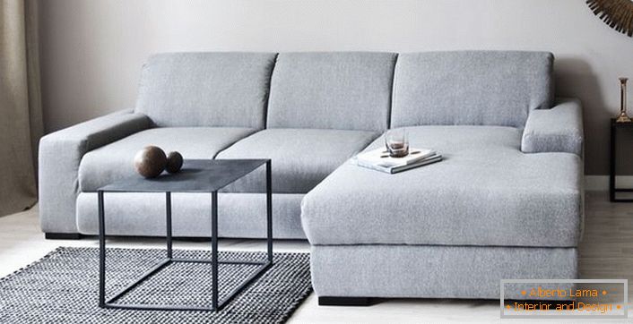 Pianificazione degli interni del soggiorno nello stile del minimalismo scandinavo.