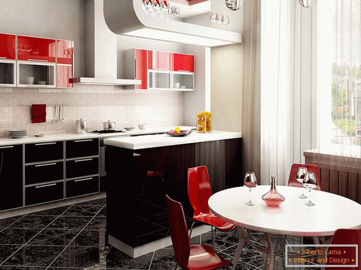 La classica combinazione di bianco, rosso e nero. Un meraviglioso bancone da bar che separa le aree da lavoro e da pranzo.