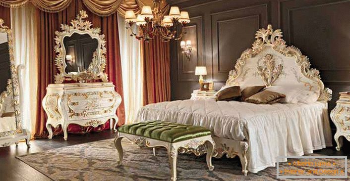 Una camera da letto nella grande casa di una famiglia benestante francese. 