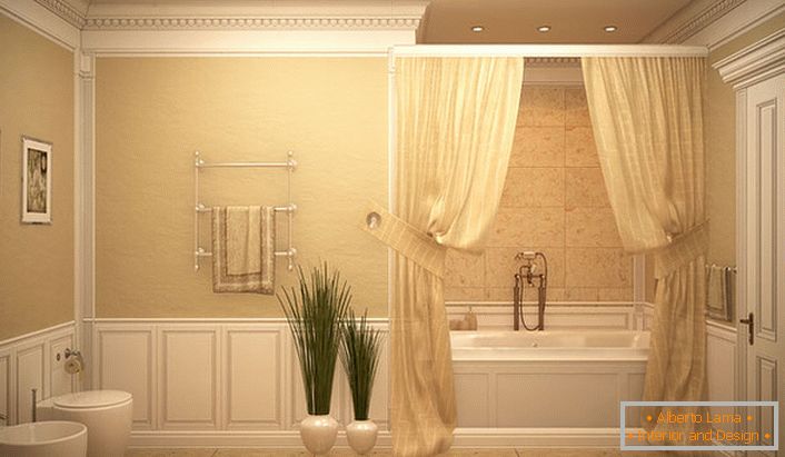 Il bagno è coperto da tende di luce nello stile del romanticismo.