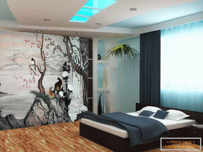 Per decorare le pareti della camera da letto nello stile del minimalismo giapponese, è stata utilizzata la carta da parati con stampa fotografica. Il disegno tematico rende la composizione originale e completa.