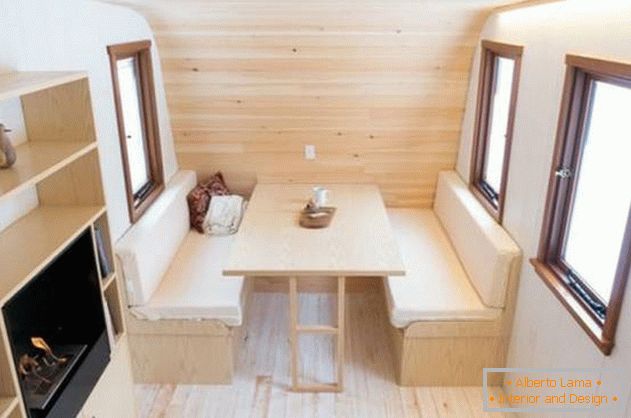 Confortevole mini-casa: una foto dall'Ontario - decorazione in legno