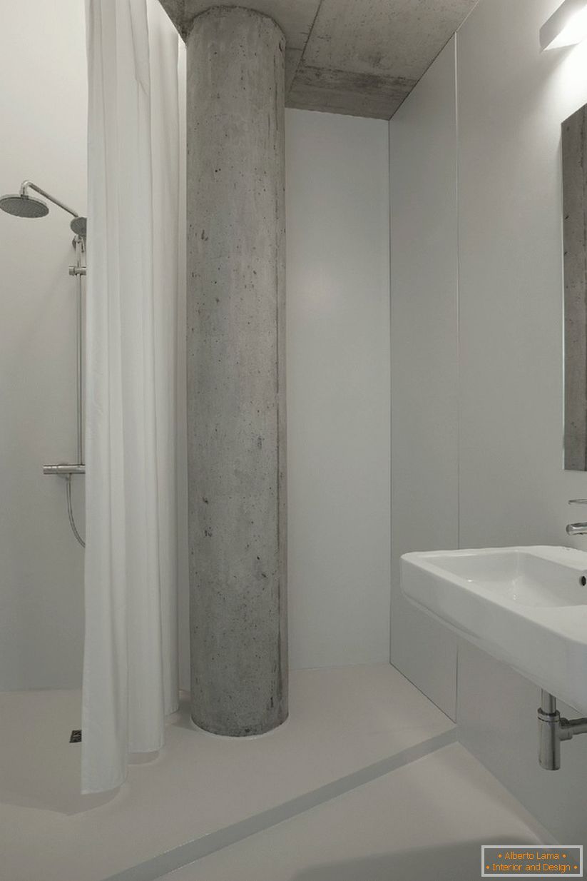 Interior design del bagno con doccia