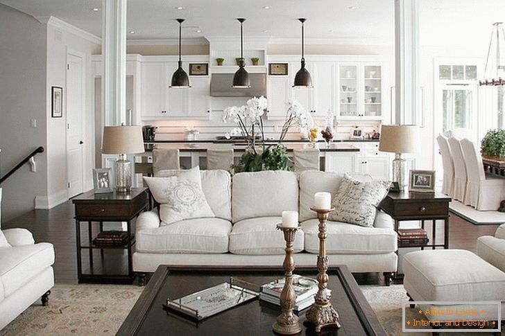 Interior design del soggiorno nei toni del bianco
