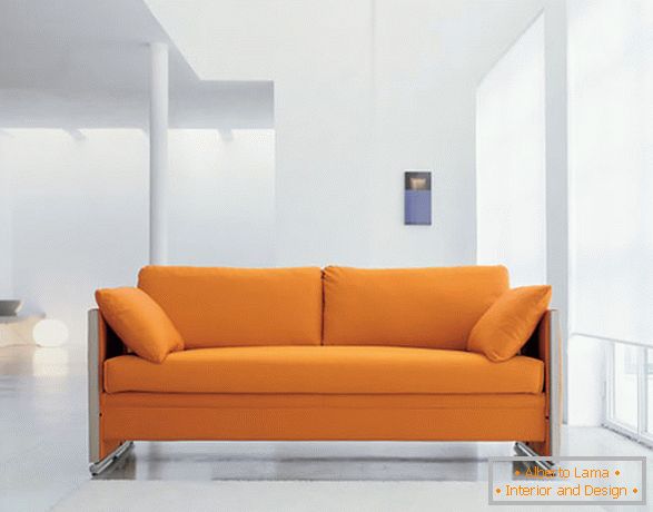 Morbido divano arancione