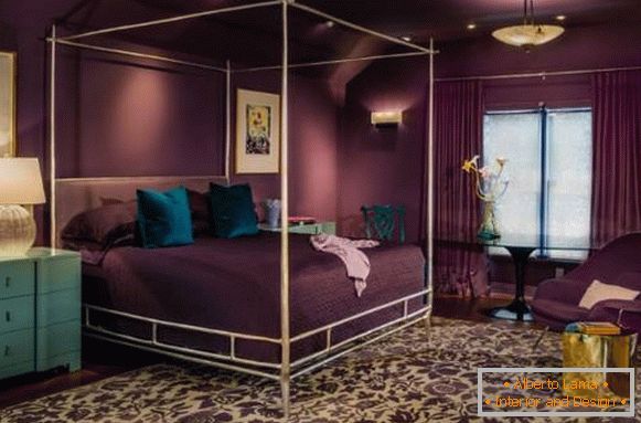 Design della camera da letto nei toni del viola - foto con decorazioni luminose