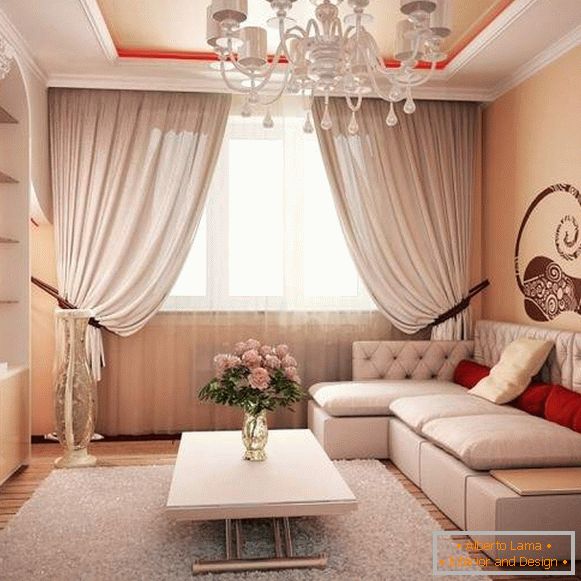 Interno del soggiorno in stile classico con stucchi