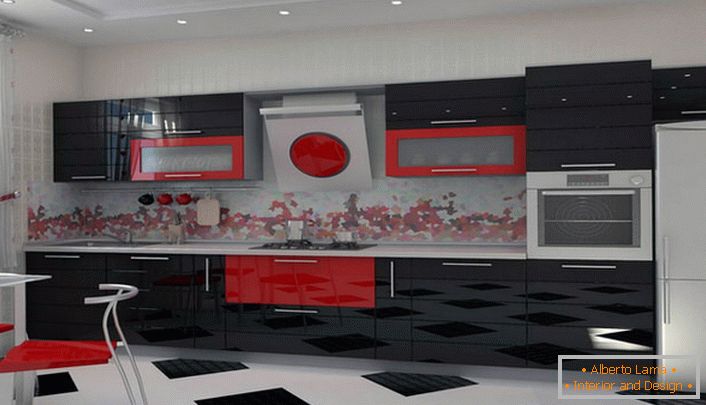 La combinazione di rosso intenso e nero a contrasto è ideale per arredare la cucina in stile Art Nouveau.
