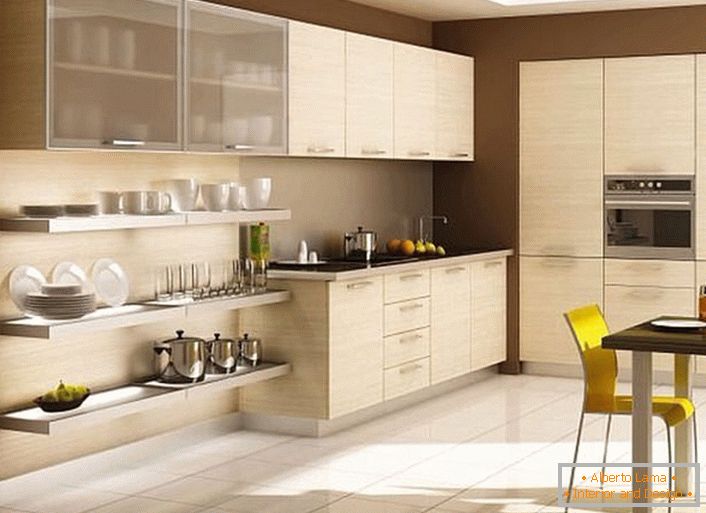 Il classico Art Nouveau è utilizzato per la sistemazione in cucina. Il set da cucina in legno chiaro naturale si inserisce perfettamente nel concetto di design complessivo.