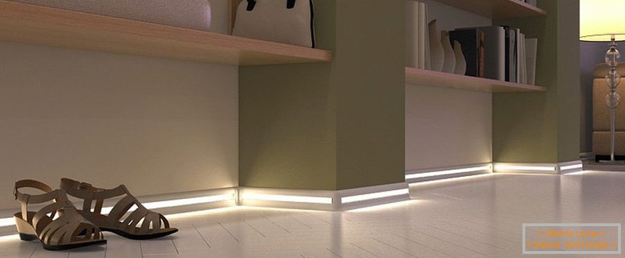 Battiscopa con illuminazione a LED
