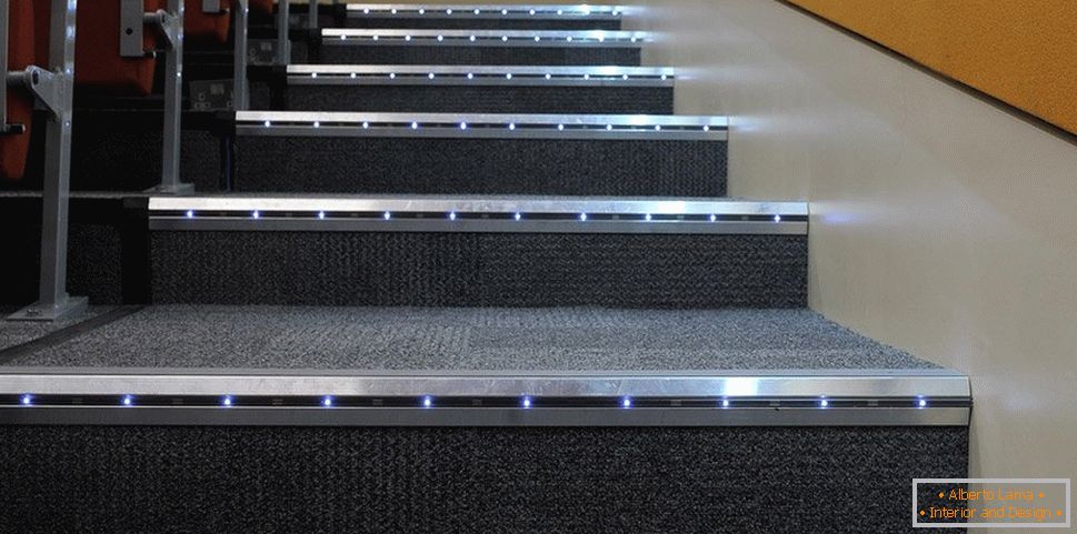 Illuminazione a LED delle scale