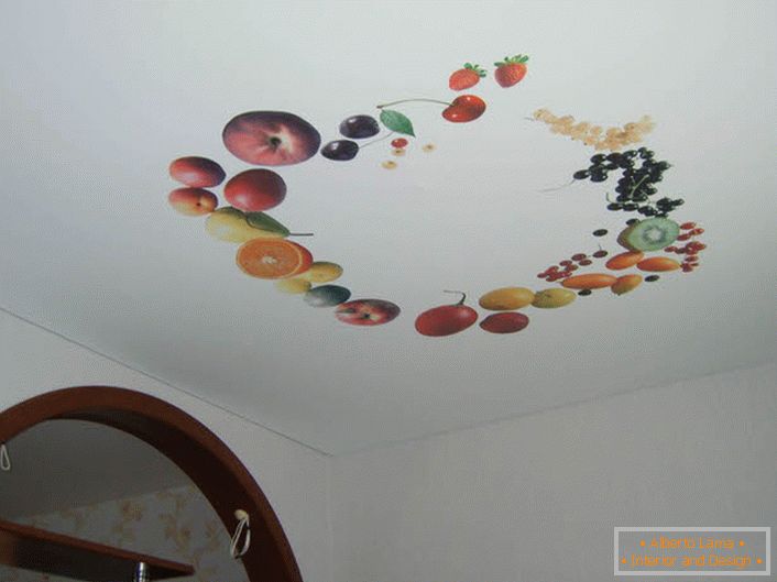 Fiera della frutta sul soffitto.