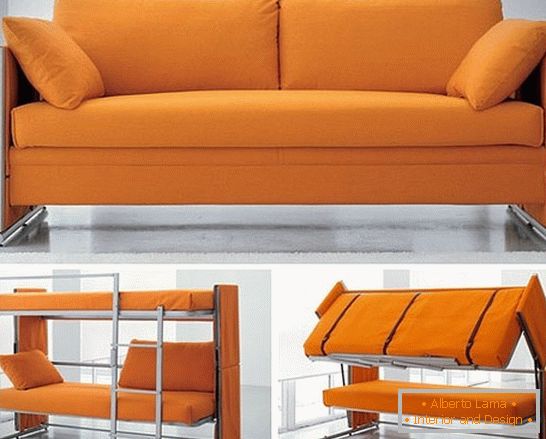 Trasformatore di mobili dal divano in un letto a due livelli
