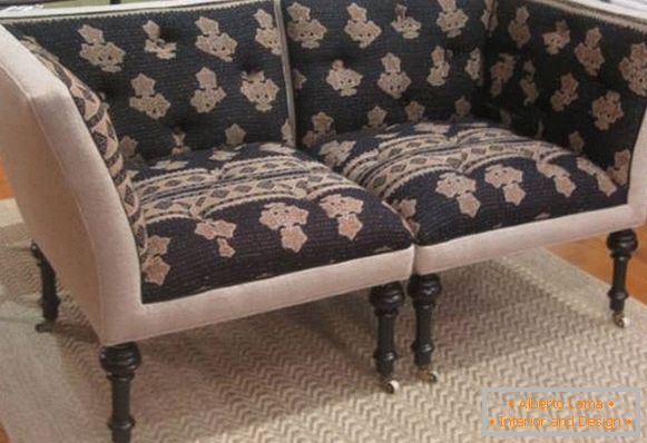 Mobili imbottiti - una foto di un divano da due poltrone angolari