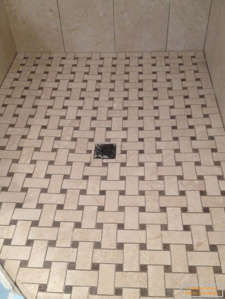 bewitching-decorazione-di-doccia-pavimento piastrelle-in-colore-anche-semplice quadrati drain beige