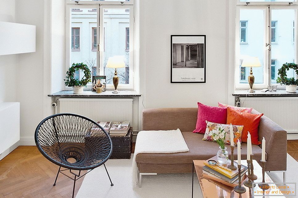 Interno del soggiorno nello stile del design scandinavo