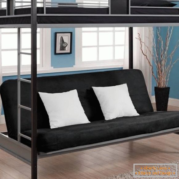 Mobili fotografici - un bellissimo letto a soppalco con divano al piano di sotto