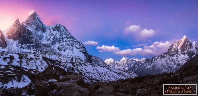 L'insolito cielo rosa del Nepal