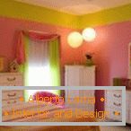 Camera da letto nei colori verde e rosa