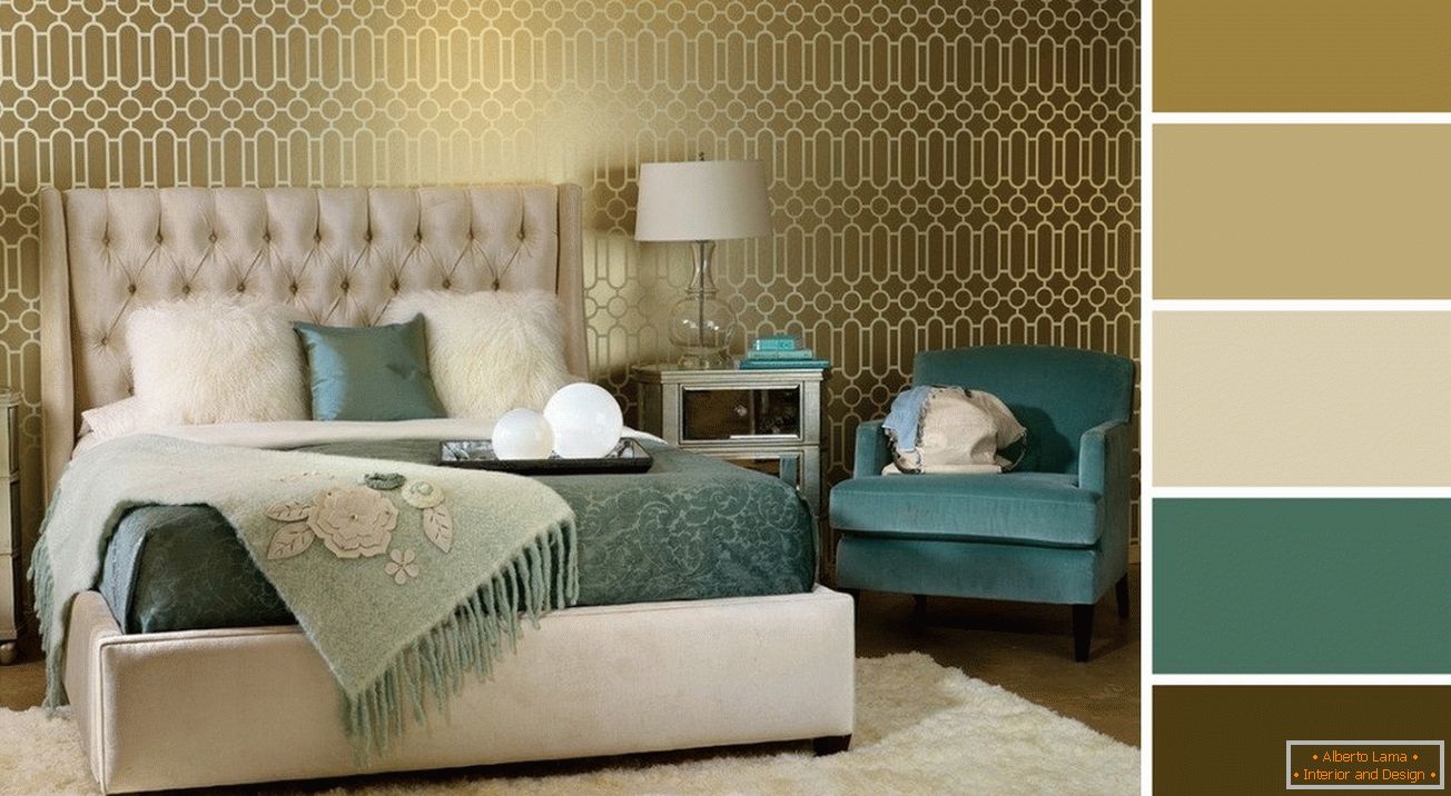 Decorazione della parete nella camera da letto con carta da parati in tonalità oro